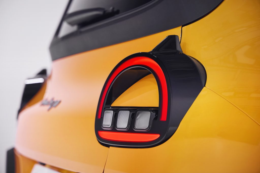 renault twingo - techno jaune mango - dettaglio fanale | Elettronauti.it