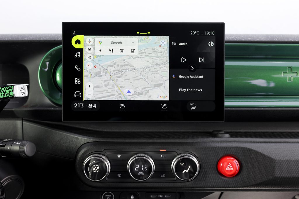 renault twingo - techno jaune mango - interni | Elettronauti.it