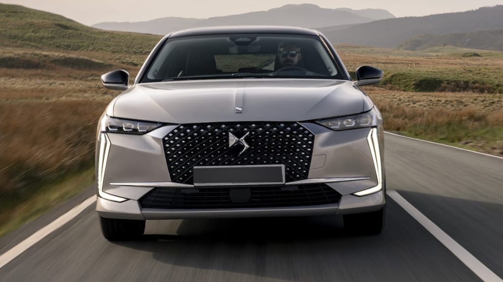 DS N°4 E-TENSE: la nuova berlina elettrica compatta da 450 km di autonomia | Elettronauti.it