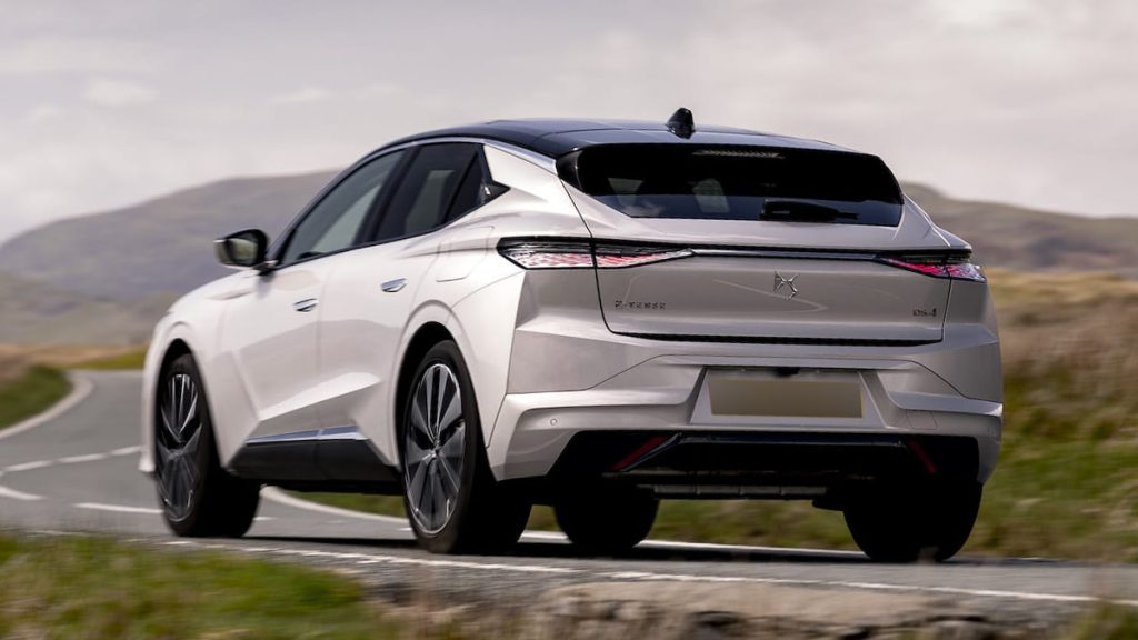 DS N°4 E-TENSE: la nuova berlina elettrica compatta da 450 km di autonomia | Elettronauti.it