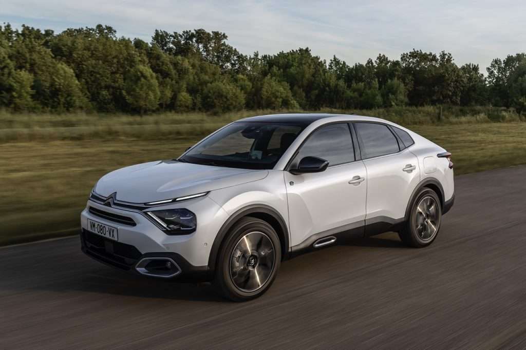 Citroen e-C4X Anteriore e Laterale