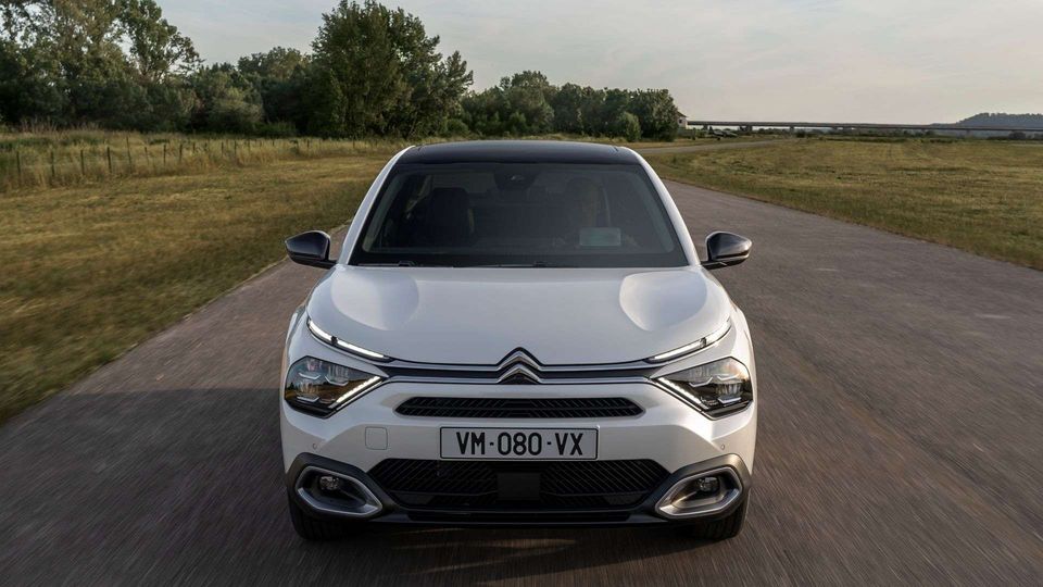 Citroen e-C4X Anteriore