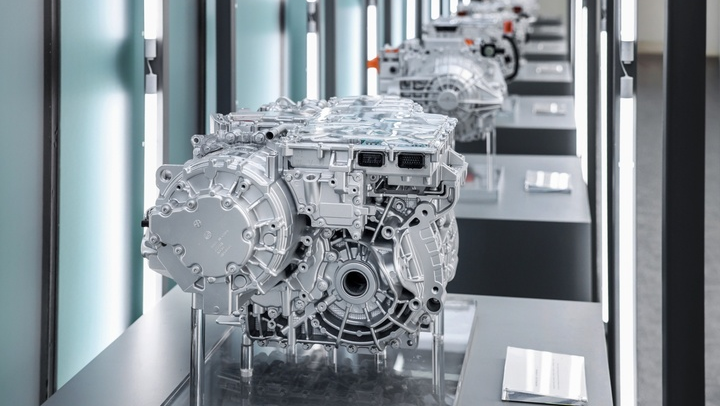 Lynk & Co 02: la nuova trazione Geely 16-in-1