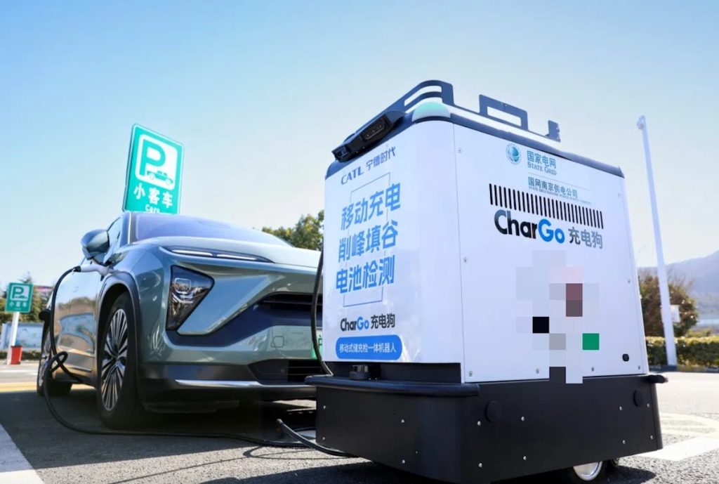 Robot ricarica mobili: la svolta per i parcheggi in Cina | Elettronauti.it