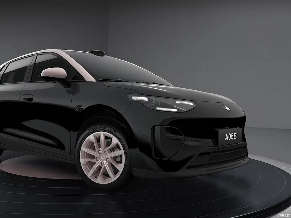 Leapmotor A05S: interni svelati in anteprima | Elettronauti.it