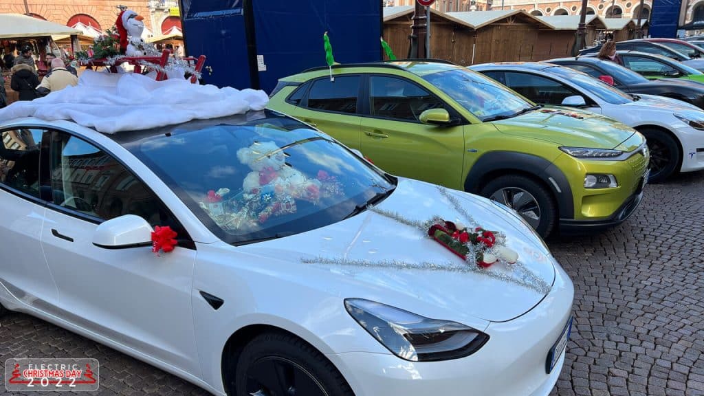 Electric Christmas Day 2024 - Auguri tra Vecchi e Nuovi Elettronauti | Elettronauti.it