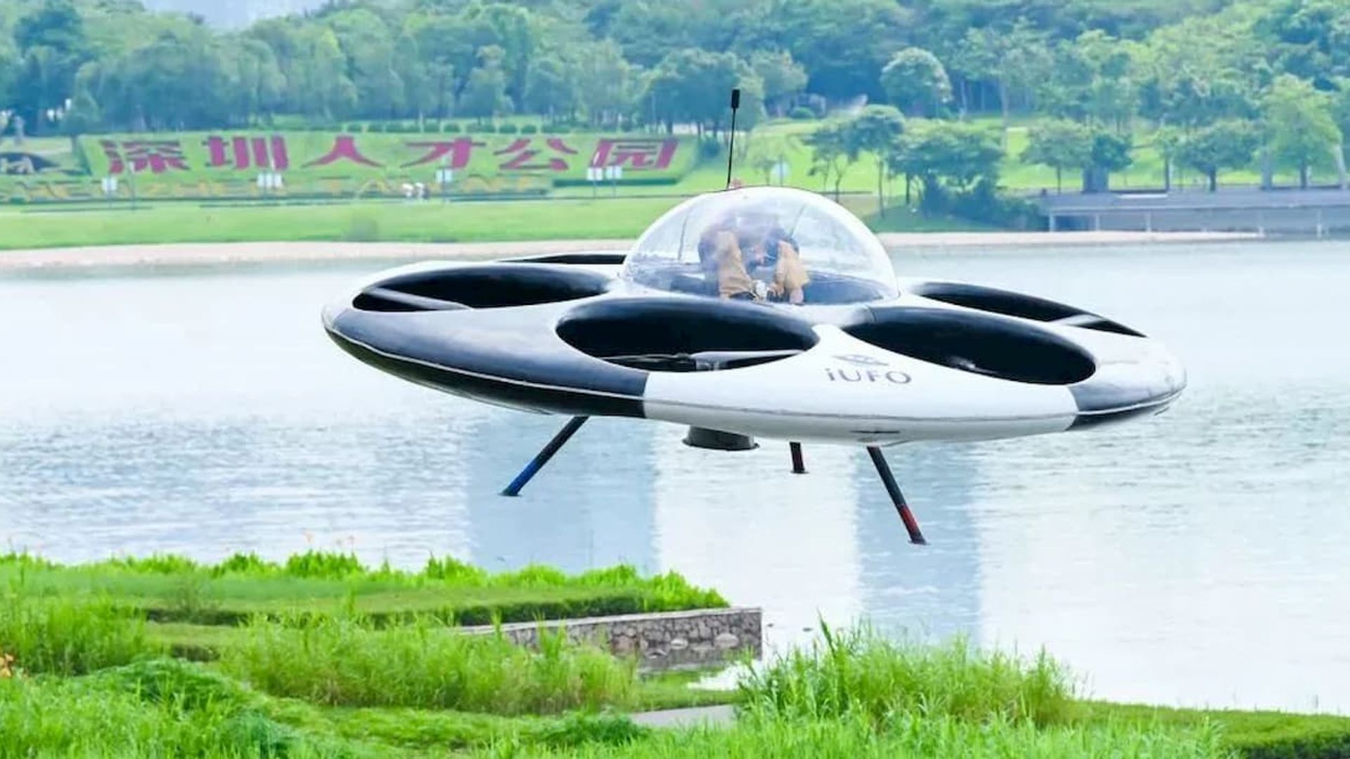 Un UFO in Cina? Dai un'occhiata al primo disco volante elettrico con equipaggio