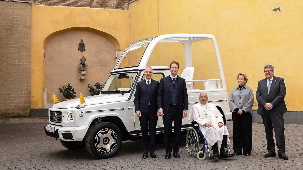 Un nuova Mercedes Classe G Elettrica  per Papa Francesco