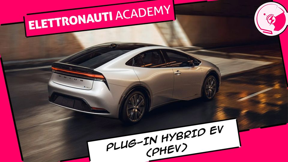 Copertina con esempio di vettura Plug-in Hybrid: Toyota Prius MY2023