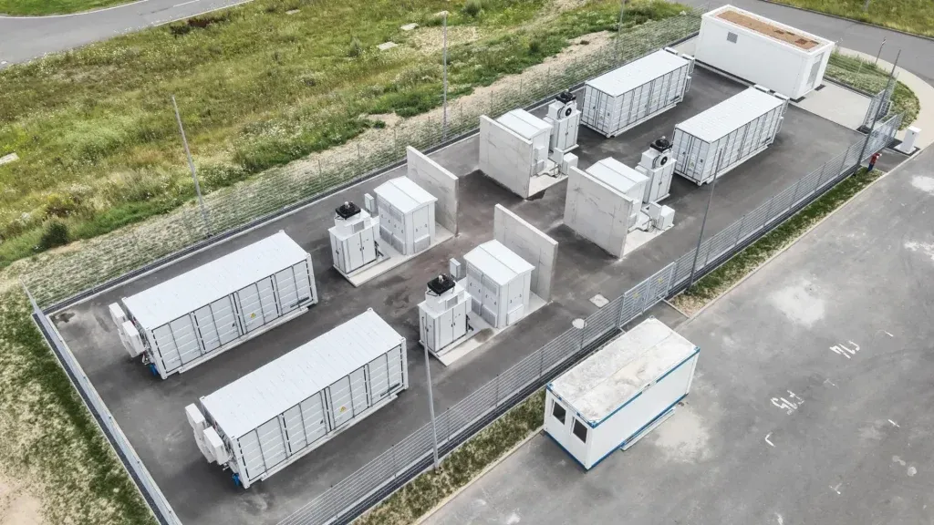 energy storage system utilizing porsche taycan battery modules 100938472 h 1024x576