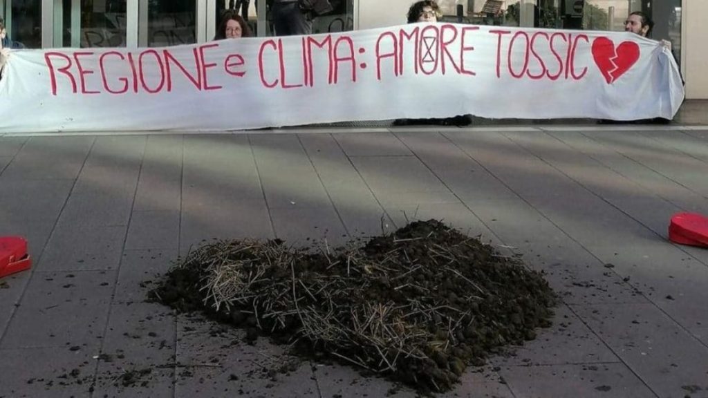 Extinction Rebellion, Ultima Generazione: proteste inutili, modi scorretti, criminali da arrestare, imbrattatori di monumenti? Manco fossero l'Isis! | Elettronauti.it