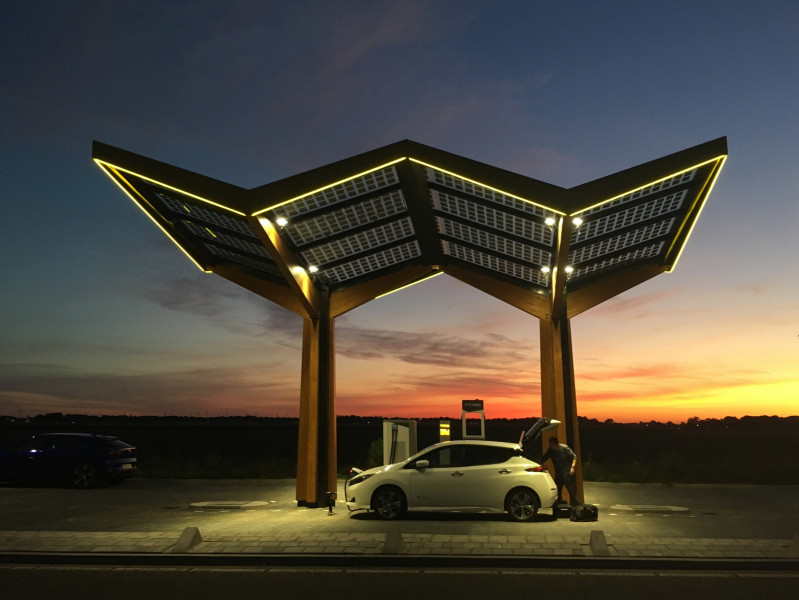 Fastned ha installato 280 stazioni per complessive 1.557 postazioni di ricarica | Elettronauti.it