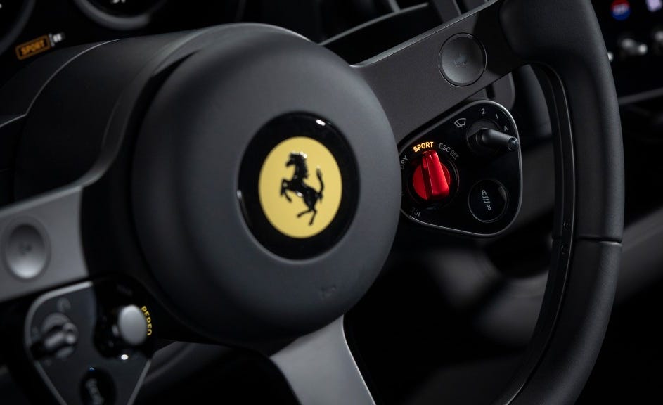 Ferrari Luce, volante | Elettronauti.it