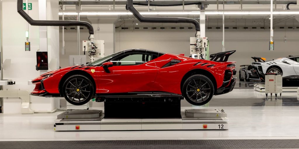 Il nuovo e-building  Ferrari apre in vista del debutto della prima auto sportiva EV | Elettronauti.it