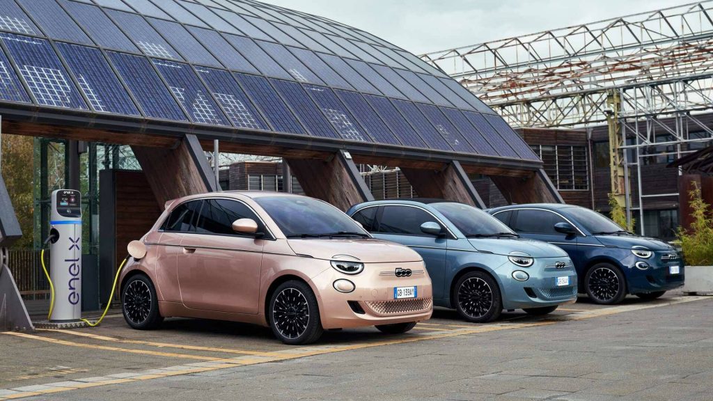 Fiat 5oe parcheggiate | Elettronauti.it