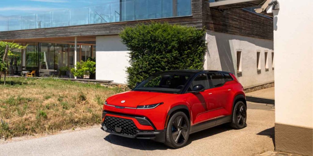Fisker passa a una strategia ibrida di vendite dirette e di concessionari partner che offrono prezzi "senza contrattazioni". | Elettronauti.it