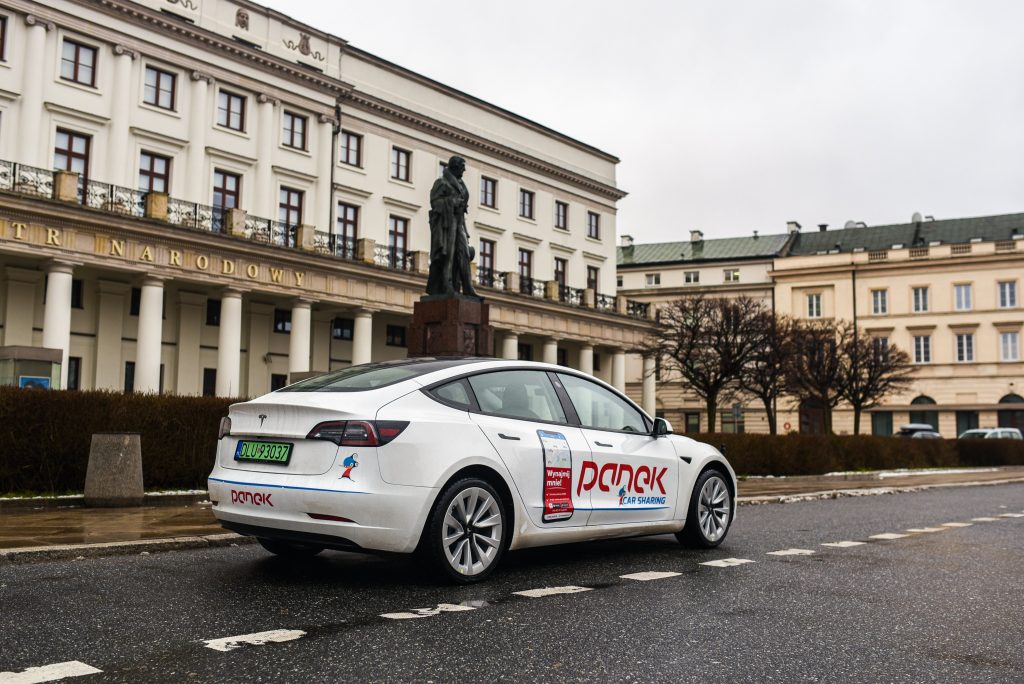 Tesla investe in Polonia, ma crea anche caos | Elettronauti.it