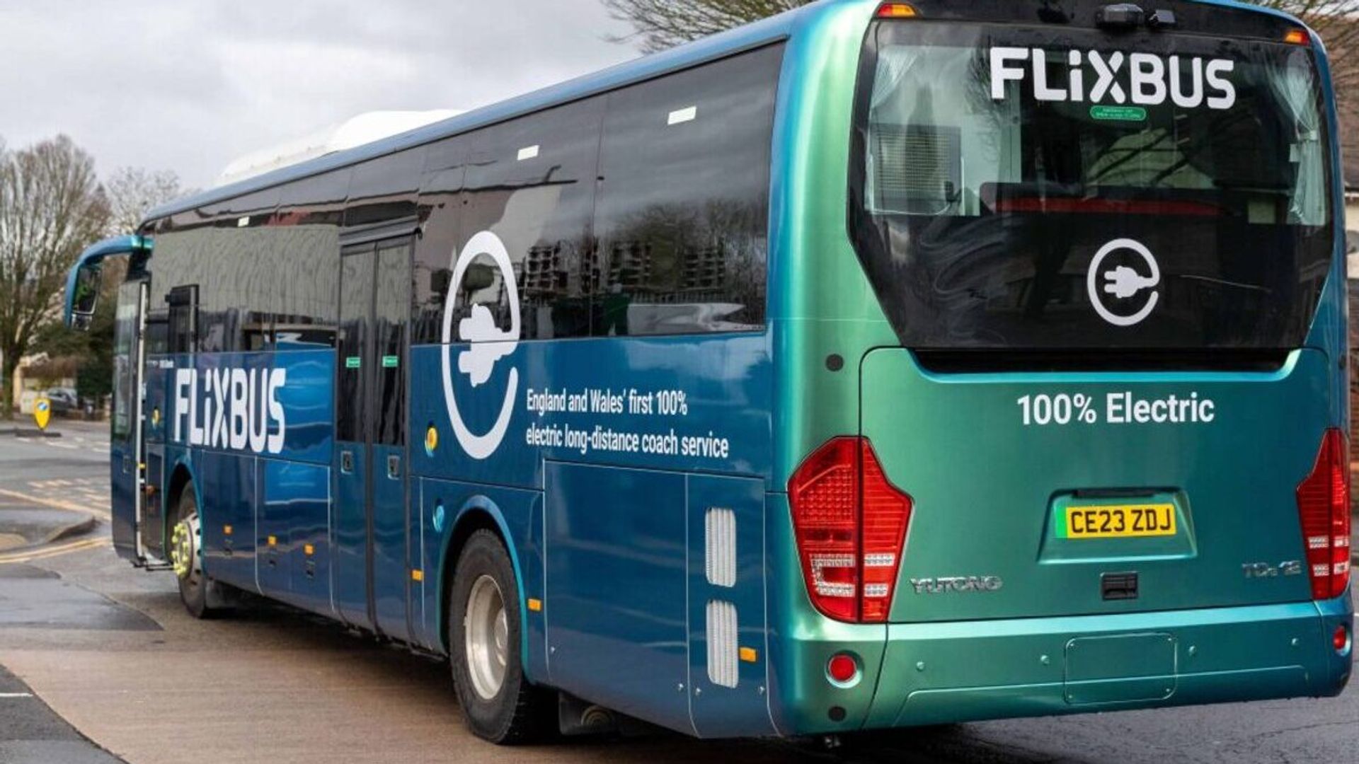Flixbus, il bus da 281 kWh: autonomia, ricarica ed interni