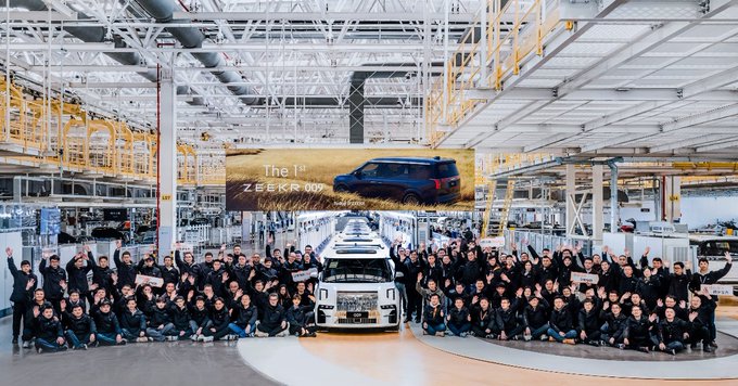 Zeekr inizia le consegne del suo EV 001 - leader mondiale con i suoi 1000 km di autonomia | Elettronauti.it