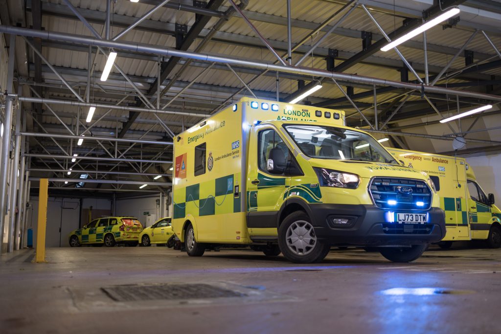 Ford fornisce ambulanze elettriche a Londra | Elettronauti.it
