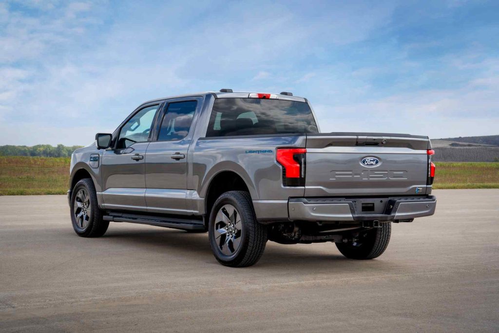 Ford presenta l'F-150 Lightning 'Flash' con autonomia 514 km, cabina high-tech, pompa di calore a 70.000 dollari | Elettronauti.it