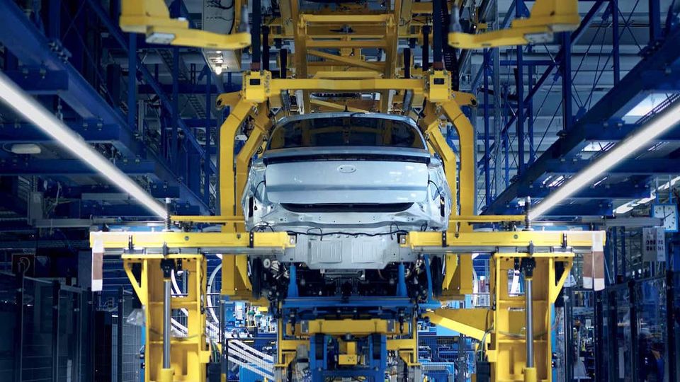 Il primo impianto di assemblaggio a emissioni zero di Ford a produrre veicoli elettrici Explorer, veicoli elettrici di nuova generazione