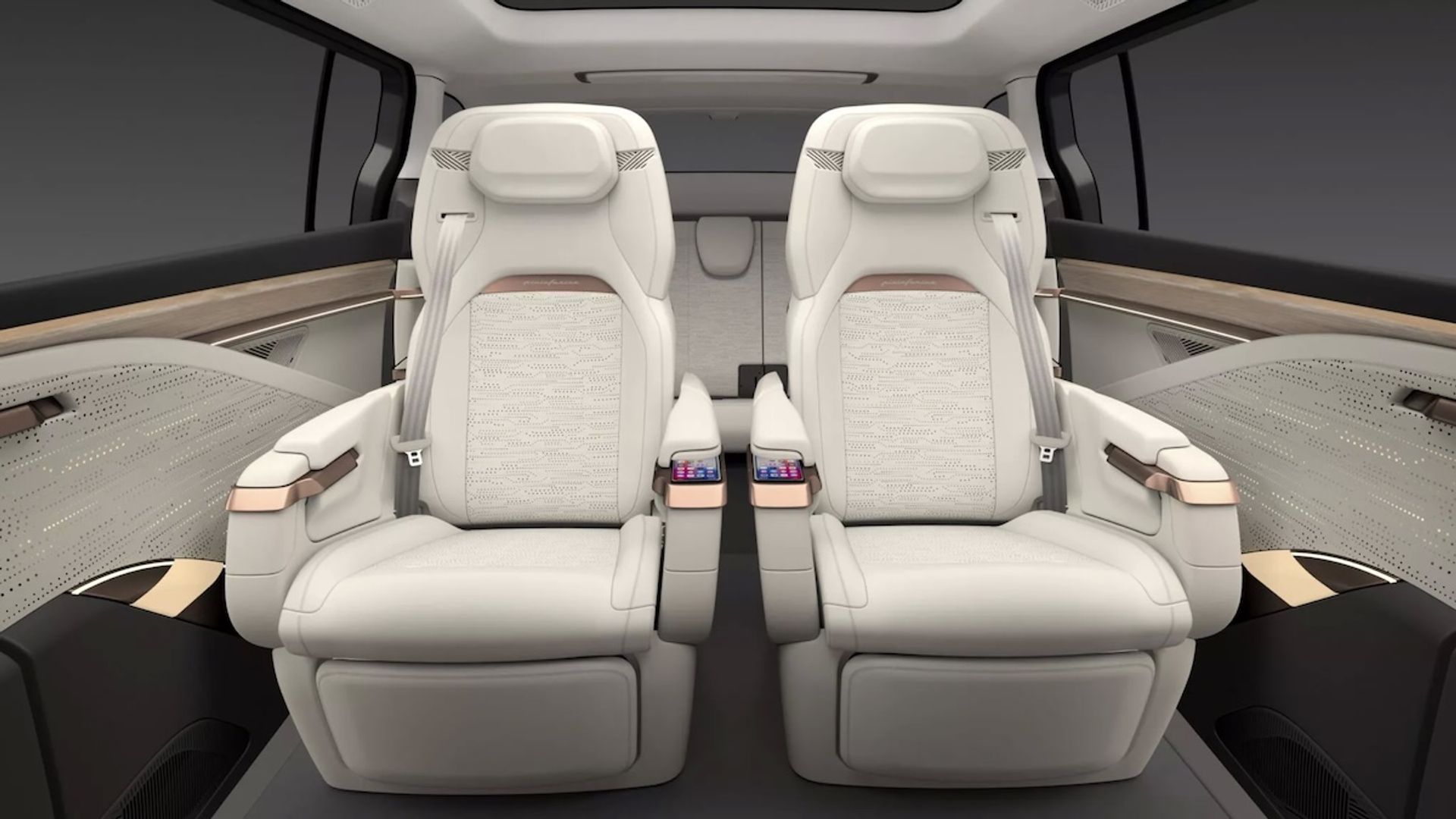 Foxtron Model D - by Pininfarina - Un sogno per Servizi Noleggio con Conducente e Clientela VIP