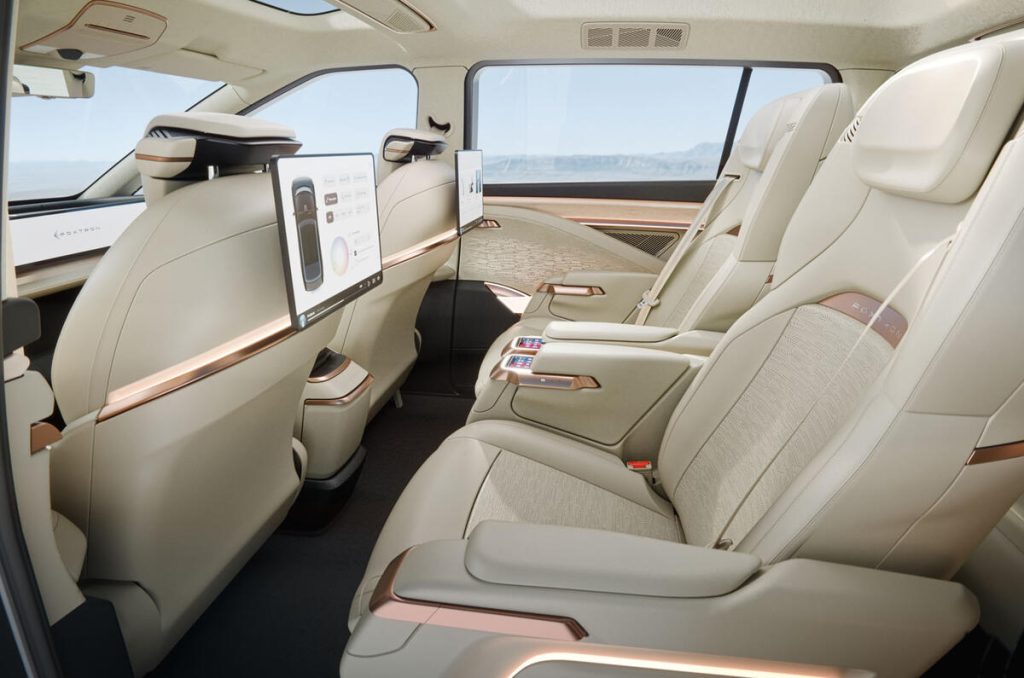 Foxtron Model D - by Pininfarina - Un sogno per Servizi Noleggio con Conducente e Clientela VIP | Elettronauti.it