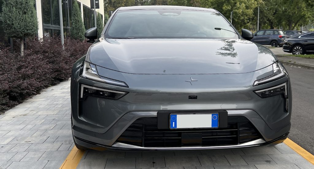 Alla guida della Polestar 4 | Elettronauti.it