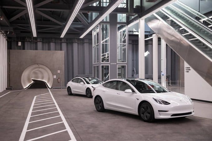 Il futuro è la guida sottoterra? La società Boring espanderà il "Vegas Loop" con 69 nuove stazioni | Elettronauti.it