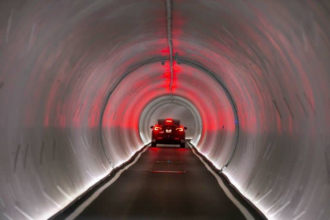 Il futuro è la guida sottoterra? La società Boring espanderà il "Vegas Loop" con 69 nuove stazioni | Elettronauti.it