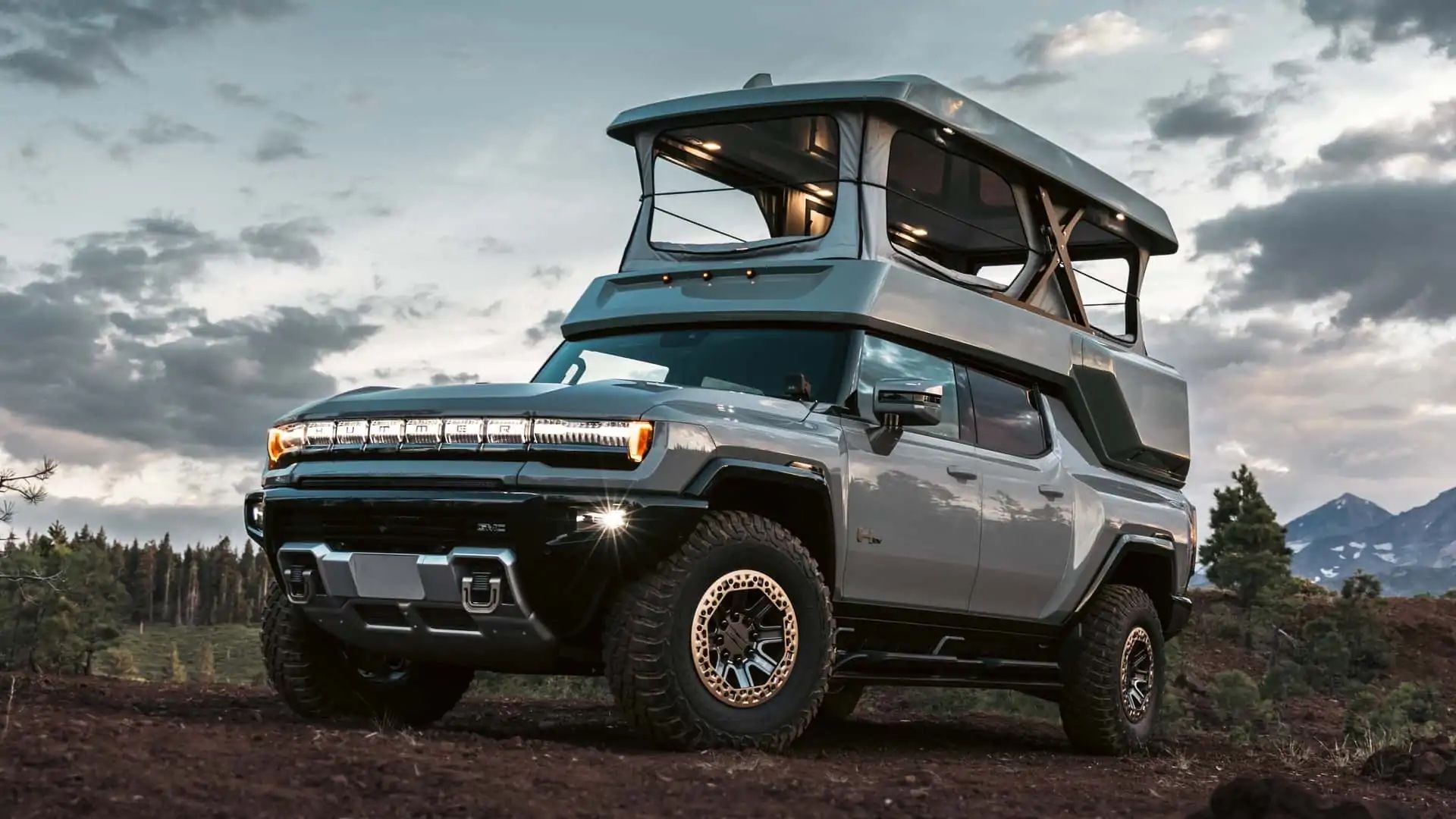 GMC Hummer EV earthcruiser