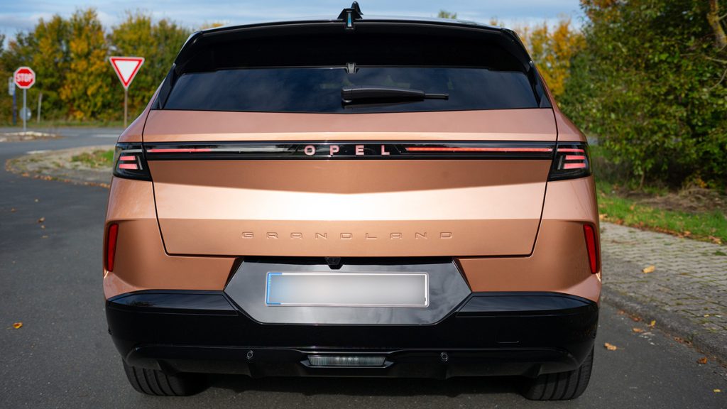 Più grande ed elettrica: ecco  la nuova Opel Grandland | Elettronauti.it