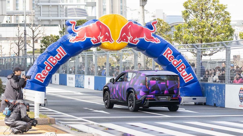 Il nuovo SUV Honda 0 ha debuttato per la prima volta su strada