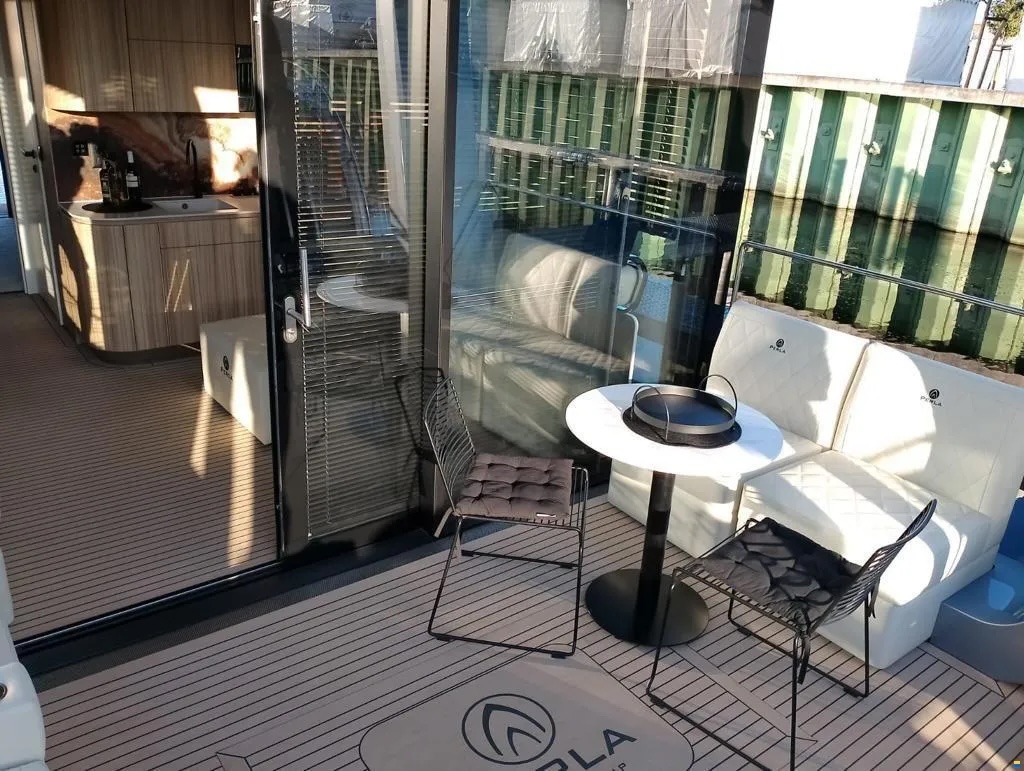 houseboat perla e-vision portico | Elettronauti.it