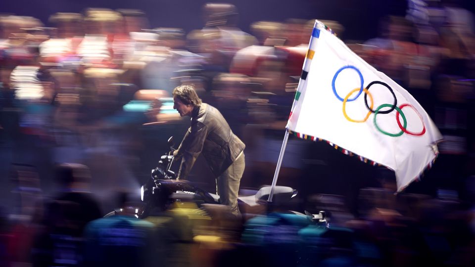 Tom Cruise ha guidato alle Olimpiadi una motocicletta davvero speciale.