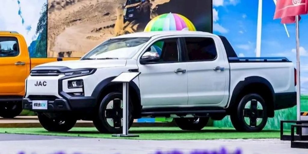 Il pickup Hunter EV sembra pronto a sfidare il Toyota Tacoma. | Elettronauti.it