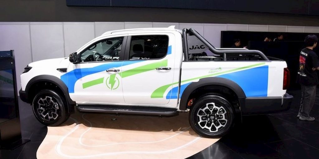 Il pickup Hunter EV sembra pronto a sfidare il Toyota Tacoma. | Elettronauti.it
