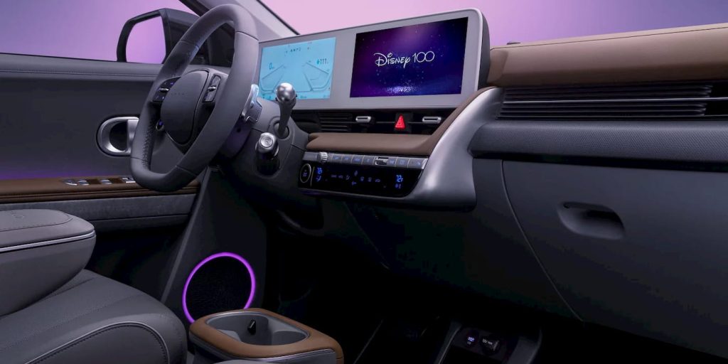 La IONIQ 5 Platinum Disney edition di Hyundai, in edizione "estremamente limitata" in oro opaco | Elettronauti.it