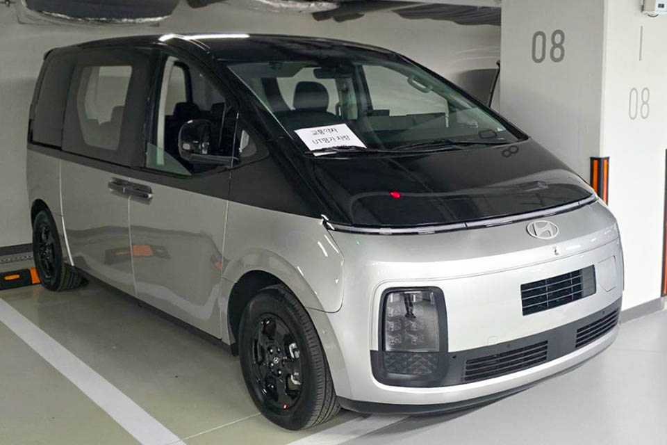 Hyundai si prepara a lanciare il suo primo minivan elettrico | Elettronauti.it