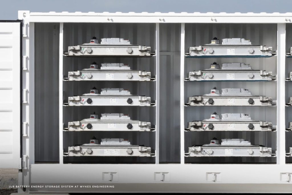 Il sistema di accumulo di energia per il parco eolico e solare utilizzerà le batterie di seconda vita della Jaguar I-Pace | Elettronauti.it