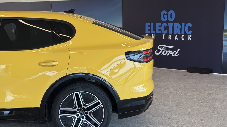Ford Capri - Go Electric on track