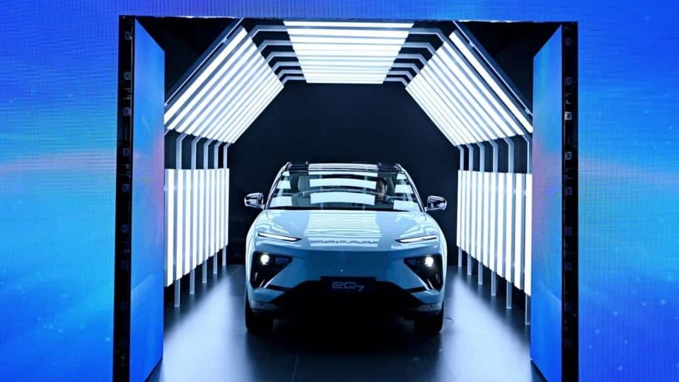 Il SUV elettrico leggero in alluminio eQ7 di Chery Auto esce dalle linee di produzione