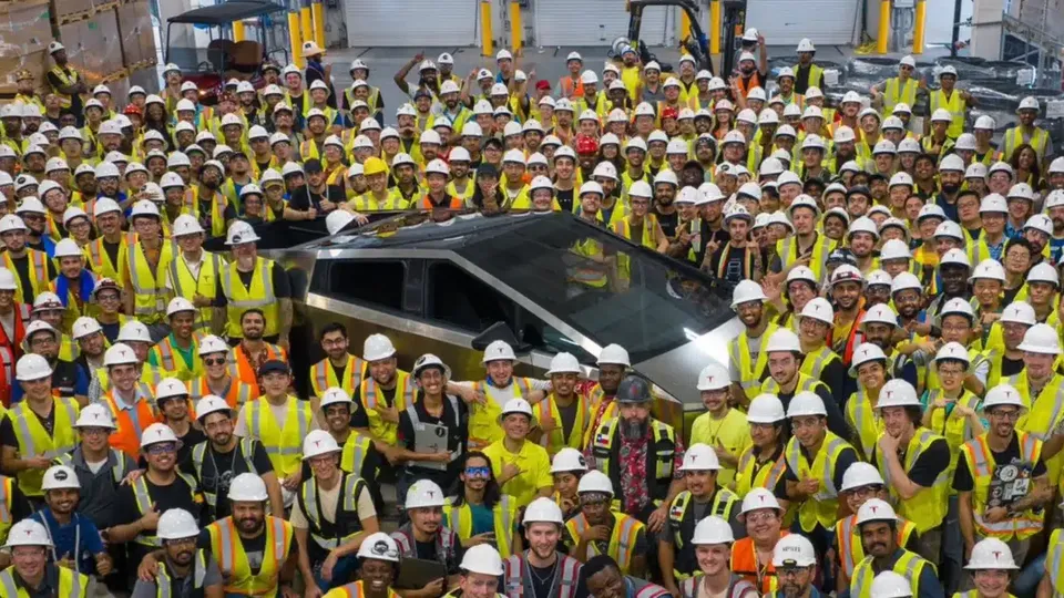 Tesla ha costruito il "primo Cybertruck" a Giga Texas