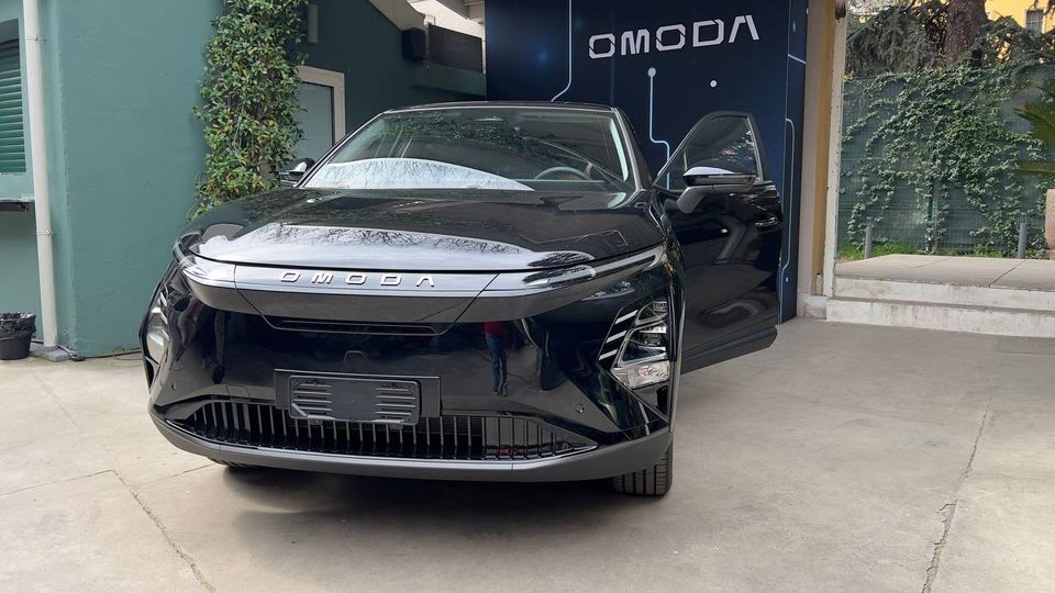 Omoda 5 BEV, la elettrica del gruppo Chery approda in Italia