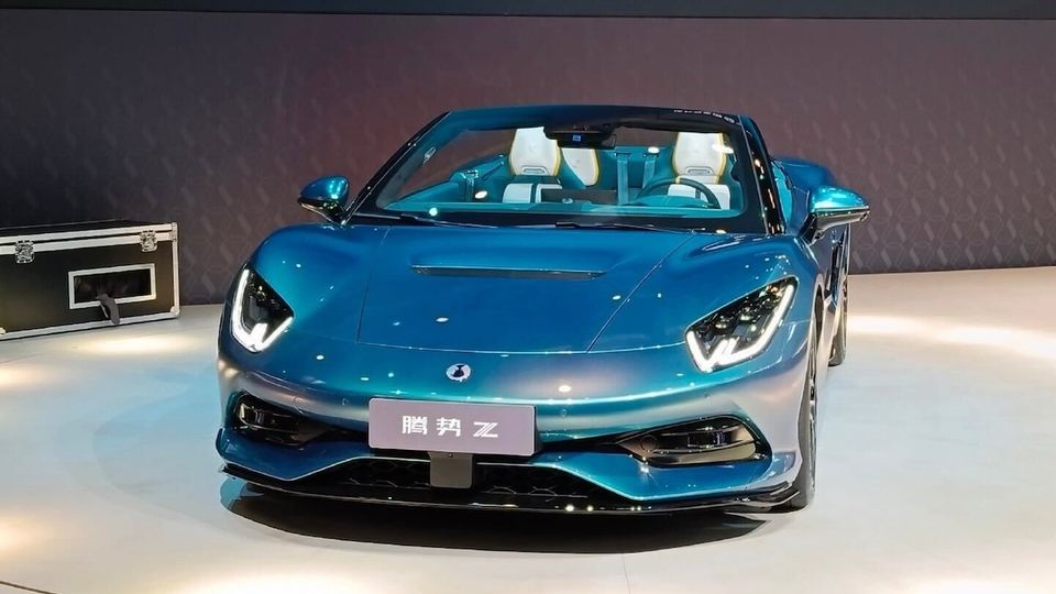 Denza Z Convertible debutta a Pechino, lancio globale