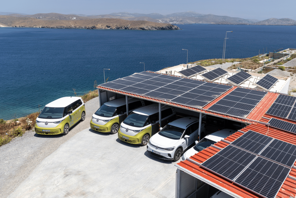 Impianti fotovoltaici ad Astypalea - fonte Volkswagen | Elettronauti.it