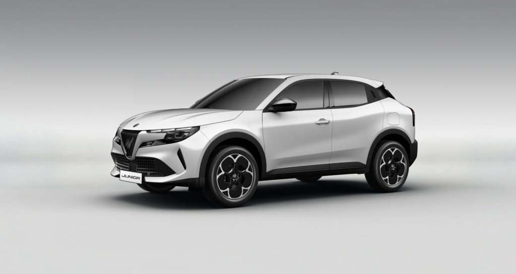 Incentivi 2024 | Quanto costa Alfa Romeo Junior? | Elettronauti.it