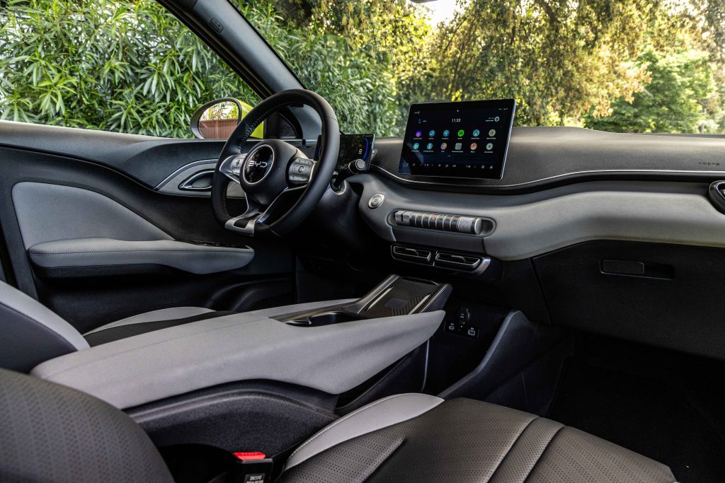 interni byd dolphin surf vista anteriore lato passeggero
