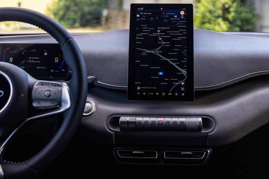interni byd dolphin surf schermo girevole infotainment
